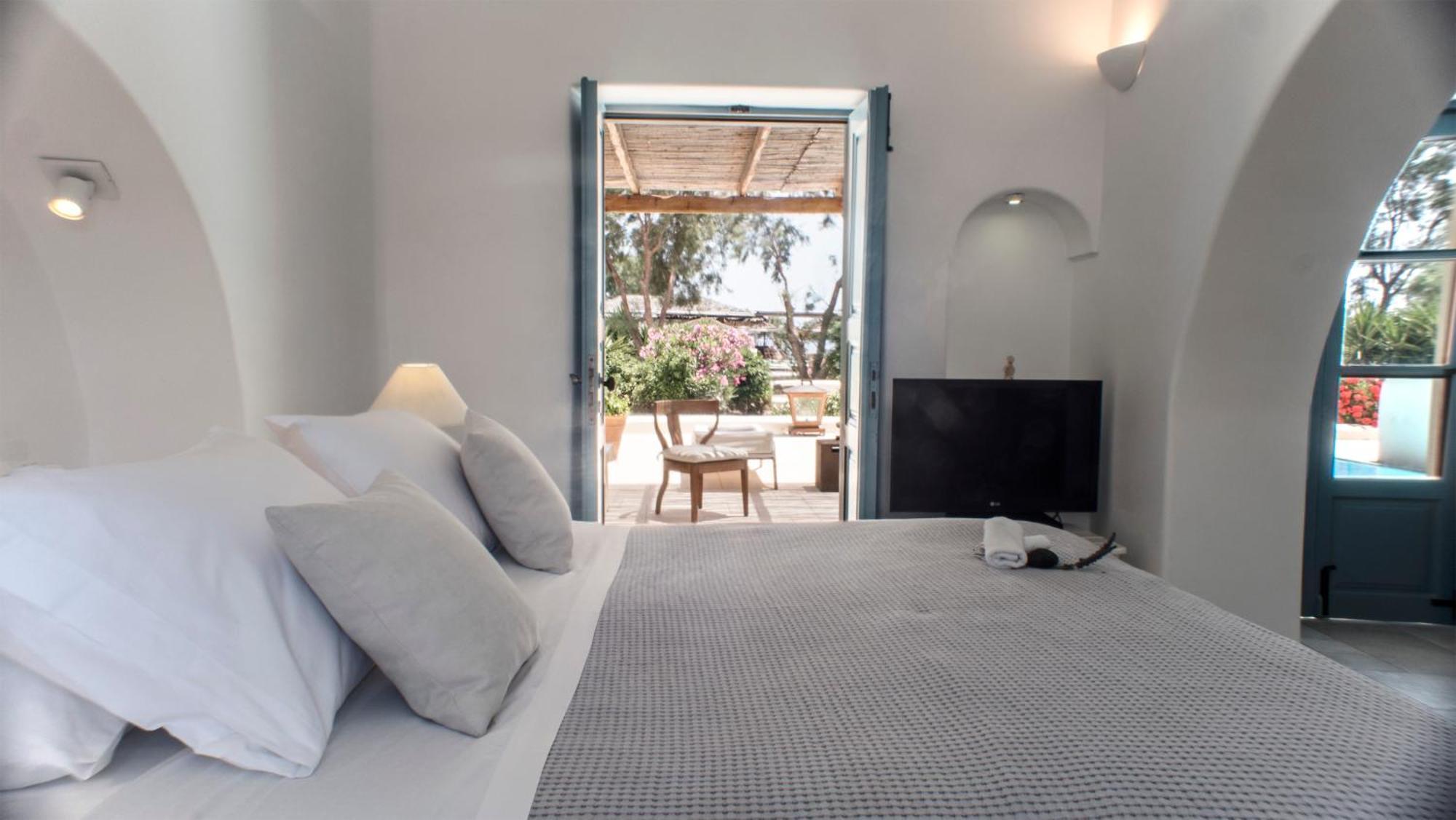 Black Rose Beach Suites เปริสซา ภายนอก รูปภาพ
