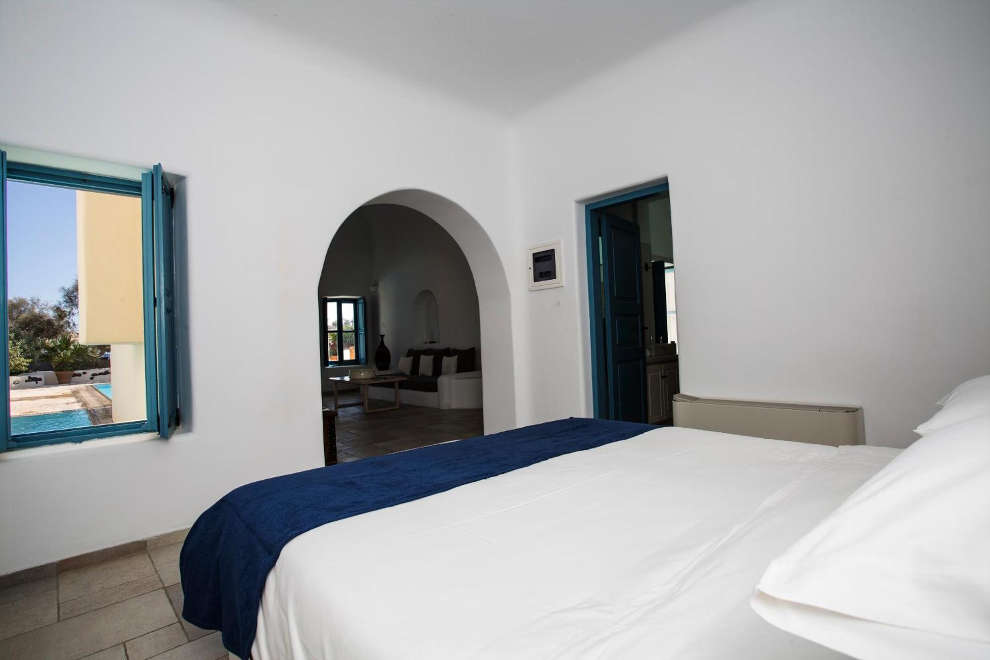 Black Rose Beach Suites เปริสซา ภายนอก รูปภาพ
